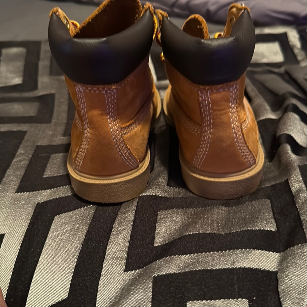 Kids Timberland Boots - Picture 4 of 5